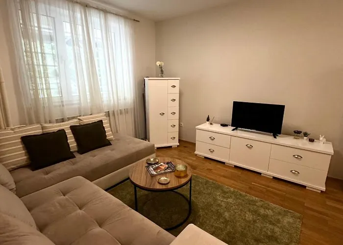 アパート 7 Emperors *